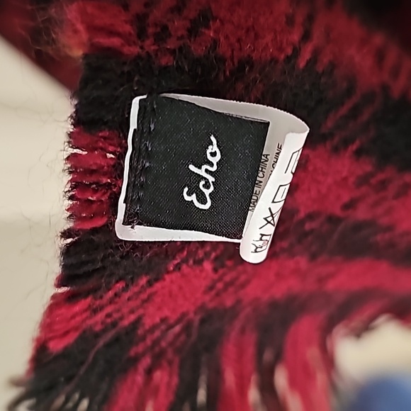 Poncho - Picture 2 of 3